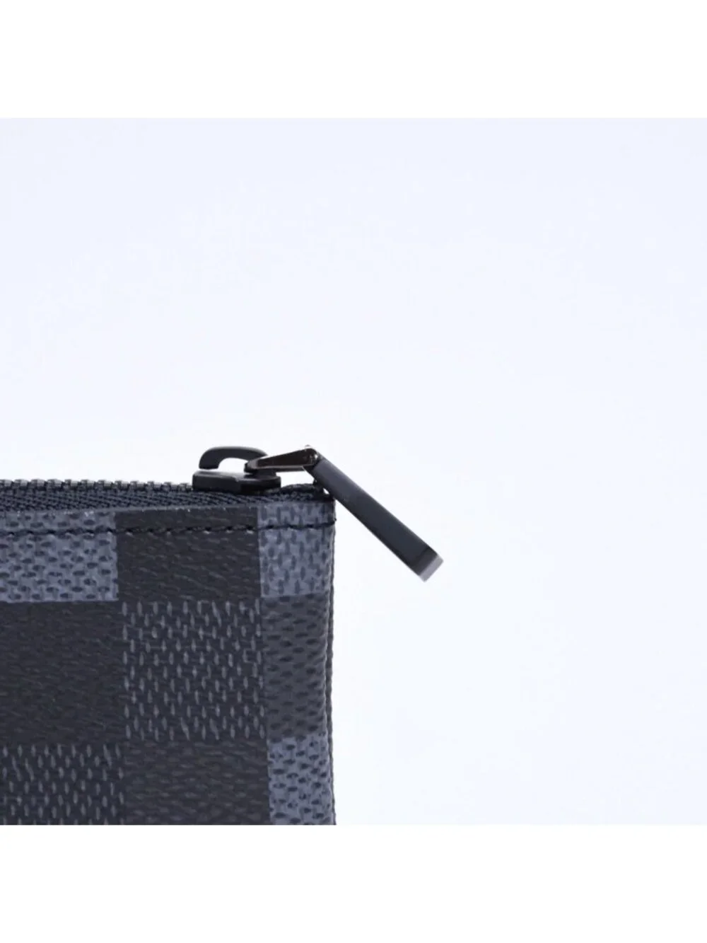 Louis Vuitton closure embodies 92